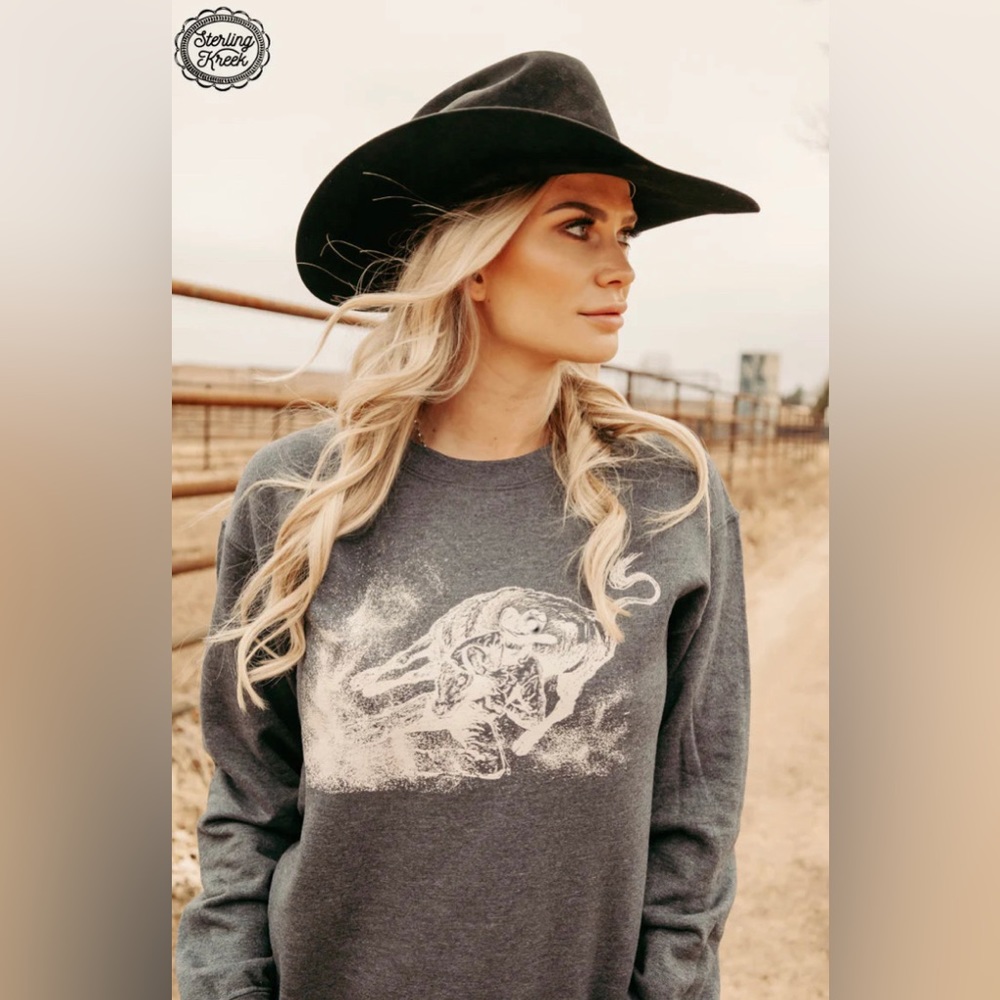 STERLING KREEK Steer Wrestler Pullover Sweatshirt